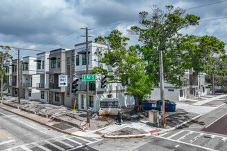 Strum Place Townhomes in St. Petersburg, FL - Building Photo - Building Photo