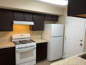 473 John Hancock Ct in Aurora, IL - Foto de edificio - Building Photo