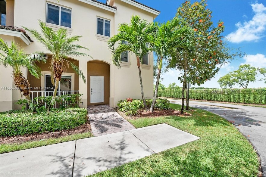 1611 SE 23rd Path, Unit 2309 in Homestead, FL - Building Photo