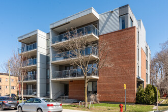 975 Marguerite-Bourgeoys Av in Québec, QC - Building Photo - Primary Photo