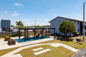 Palm River Owner LLC in Tampa, FL - Building Photo - Building Photo