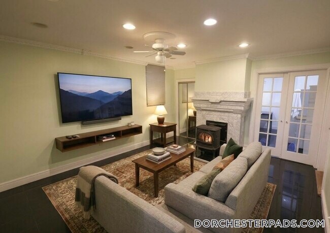 235 Savin Hill Ave, Unit 1 in Boston, MA - Building Photo - Building Photo