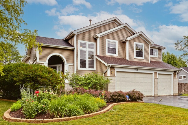 property at 2213 Apple Hill Ln