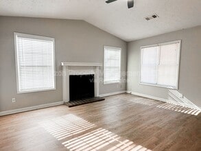 5142 Farm Pl Dr NE in Woodstock, GA - Foto de edificio - Building Photo