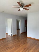 1987 NE 171 St in North Miami Beach, FL - Building Photo - Building Photo