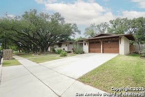 302 W Silver Sands Dr in San Antonio, TX - Building Photo - Building Photo