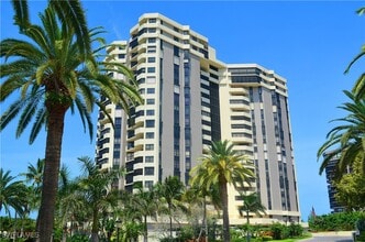 6001 Pelican Bay Blvd in Naples, FL - Building Photo - Building Photo