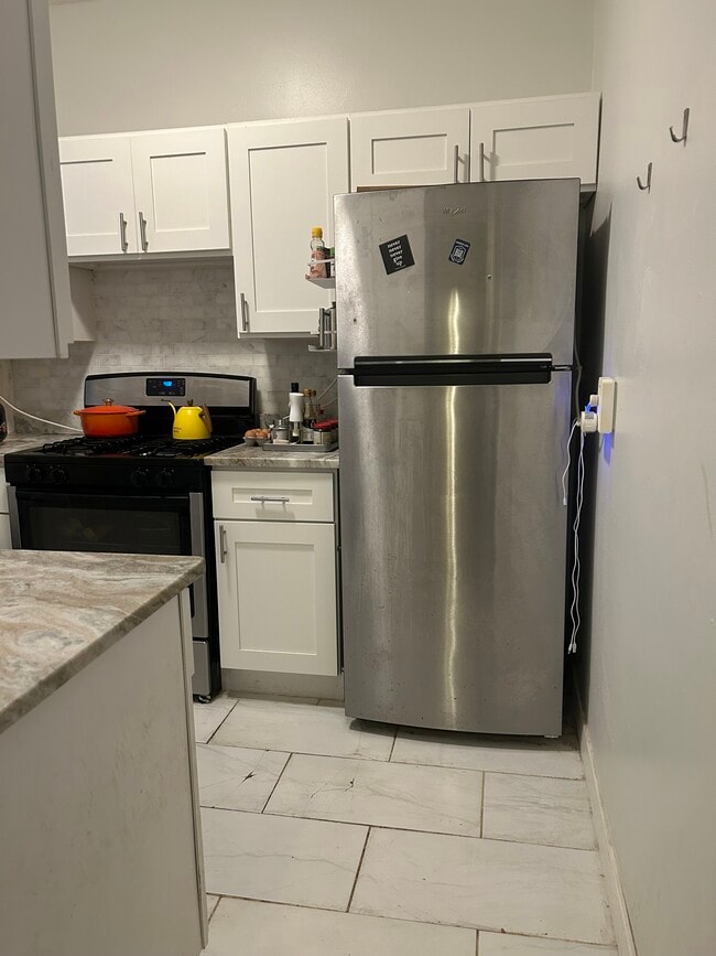 property at 86 Glenville Ave