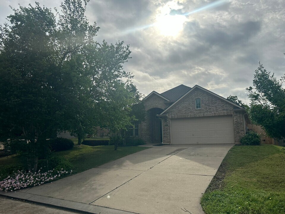 18712 Rosalea Way in Montgomery, TX - Building Photo