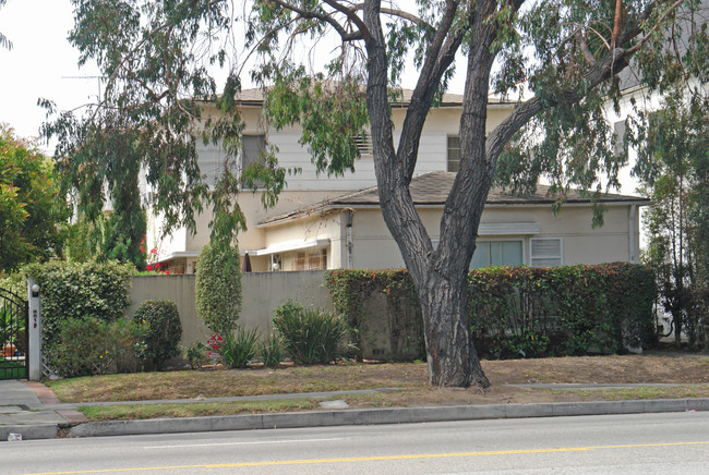 6518 W Olympic Blvd in Los Angeles, CA - Building Photo - Building Photo