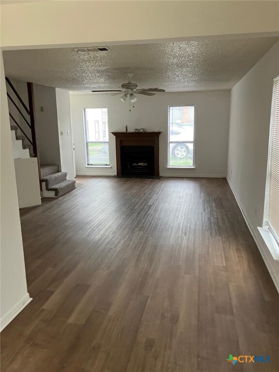 property at 3413 Victoria Cir