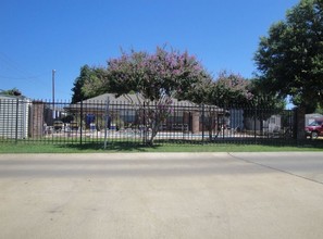 Willow Springs Manufactured Housing Community in Fort Worth, TX - Building Photo - Building Photo