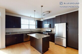 998 Stewart Ave in Garden City, NY - Building Photo - Building Photo