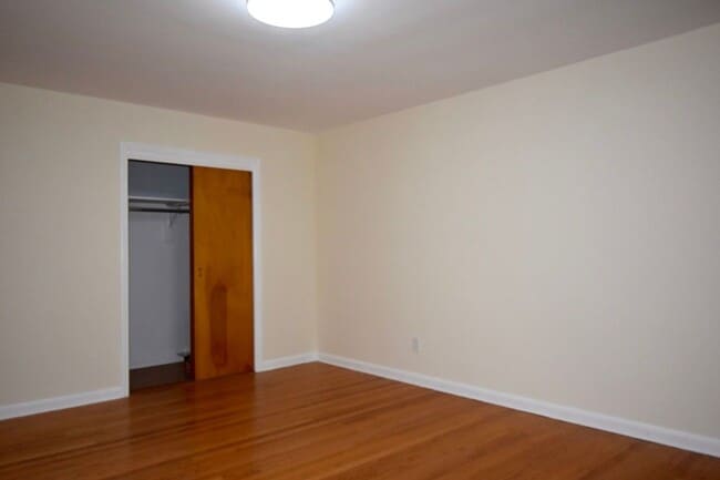 356 Slocum Way in Fort Lee, NJ - Building Photo - Building Photo