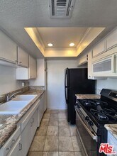 1529 S Bundy Dr in Los Angeles, CA - Building Photo - Building Photo