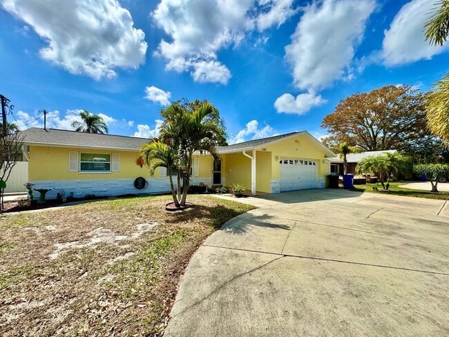 1145 Stewart Dr in Dunedin, FL - Building Photo - Building Photo