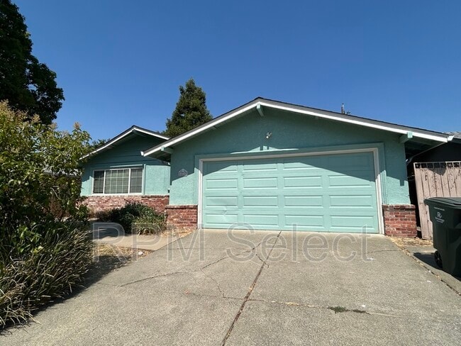 271 Citrus Ave in Vacaville, CA - Building Photo - Building Photo