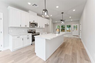 5420 Lynnfield St in Houston, TX - Building Photo - Building Photo