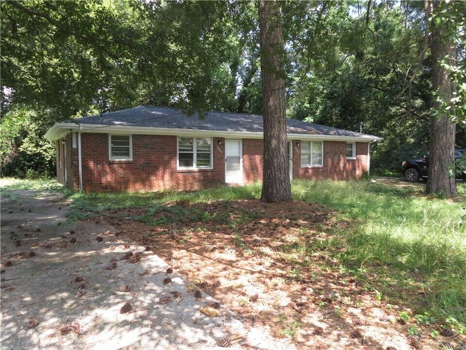 7064 Felton Ln in Mableton, GA - Building Photo