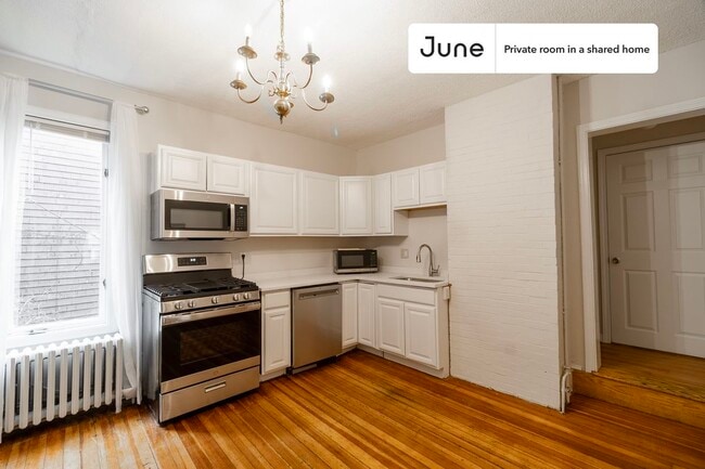 Room in Shared 4 bed/2 bath home, Unit D in Boston, MA - Foto de edificio - Building Photo