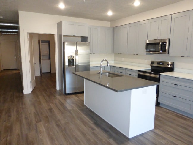 606 W North Temple St in Salt Lake City, UT - Building Photo - Building Photo