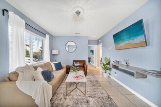 3331 Lake Ave in West Palm Beach, FL - Foto de edificio - Building Photo