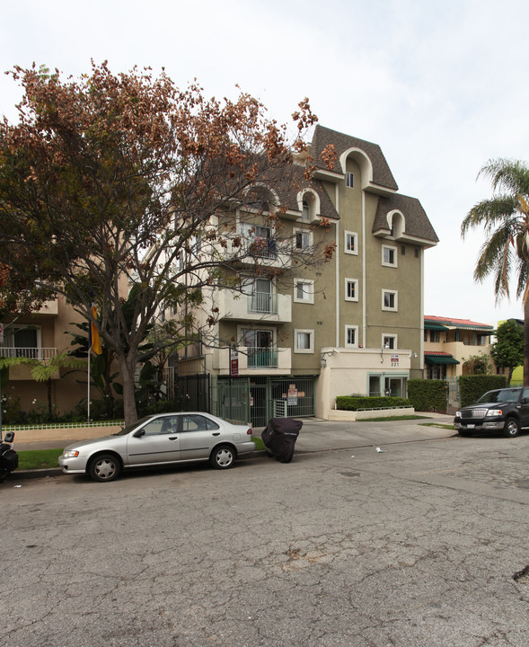 Berendo Apartments in Los Angeles, CA - Building Photo