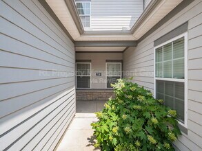 719 Wintergreen Wy in Lewis Center, OH - Building Photo - Building Photo