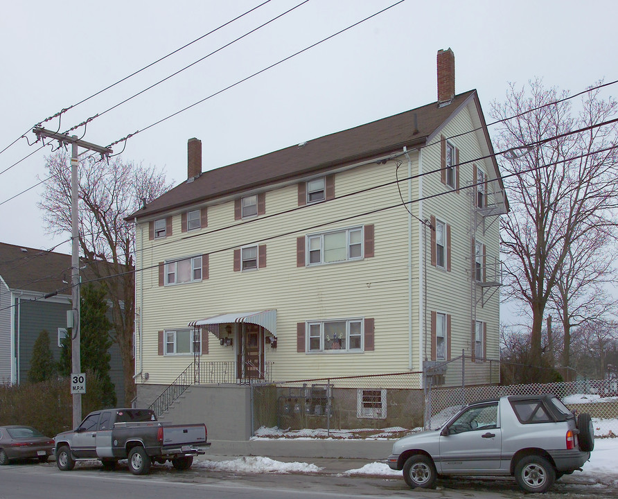 310 Robeson St in Fall River, MA - Building Photo