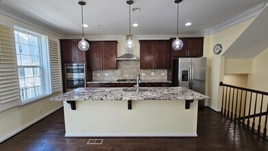 7217 Barry Ln in Elkridge, MD - Building Photo - Building Photo