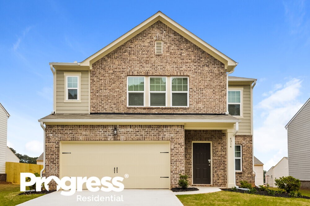 4314 Georgia Cir in Loganville, GA - Building Photo