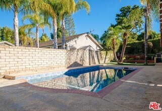 233 Longfellow St in Thousand Oaks, CA - Building Photo - Building Photo
