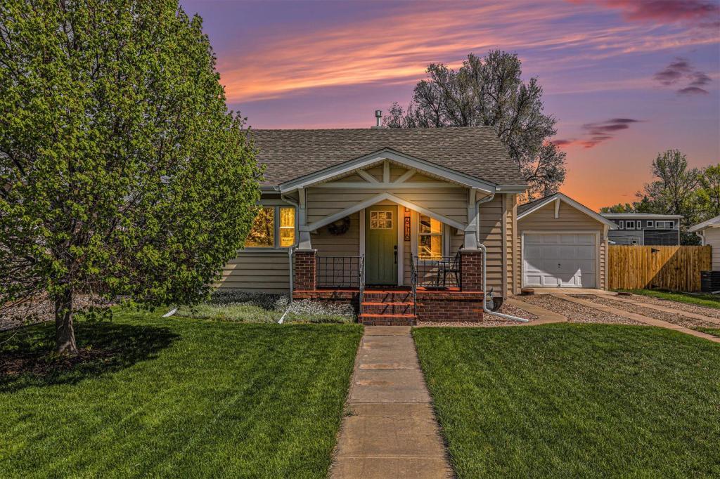 616 Locust St in Windsor, CO - Building Photo