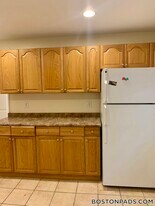 20 Magoun St, Unit 1 in Cambridge, MA - Building Photo