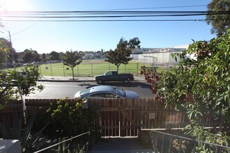 640 S Mott St in Los Angeles, CA - Building Photo - Building Photo