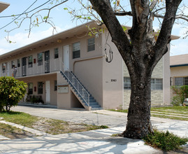 1063 NW 3rd St in Miami, FL - Building Photo - Building Photo