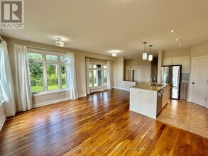 798 Carnelian Cres in Ottawa, ON - Building Photo - Building Photo