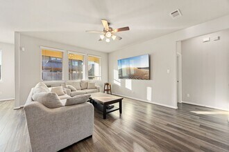 9415 Summer River Dr in Richmond, TX - Building Photo - Building Photo