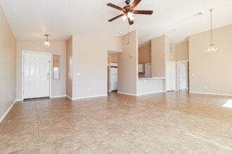 9015 W Roanoke Ave in Phoenix, AZ - Building Photo - Building Photo