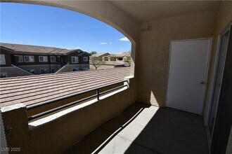 833 Aspen Peak Loop-Unit -1326 in Henderson, NV - Building Photo - Building Photo