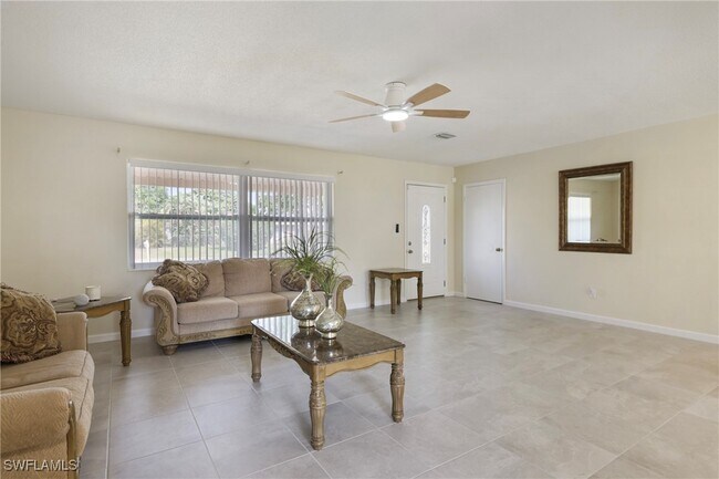 348 Dellwood Ave in Lehigh Acres, FL - Building Photo - Building Photo