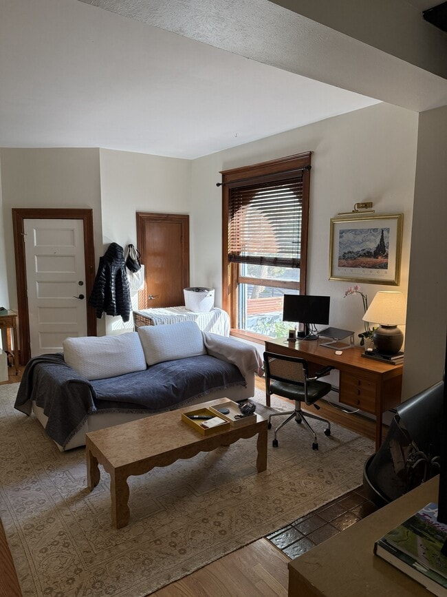 1373 N Franklin St, Unit #2 in Denver, CO - Building Photo - Building Photo