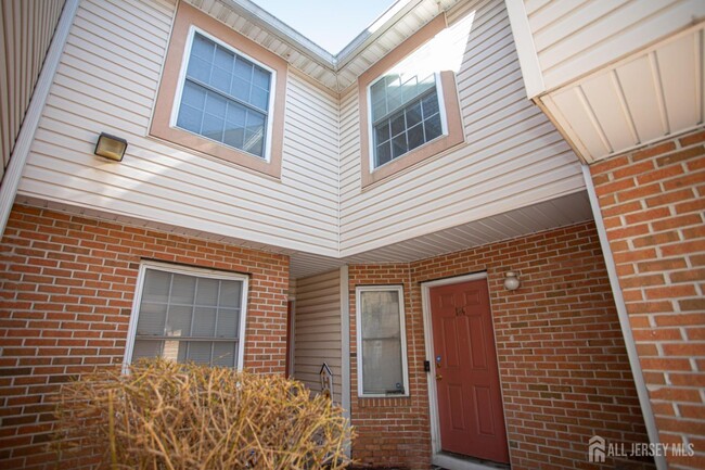 124 Adamecs Way in South Amboy, NJ - Building Photo - Building Photo