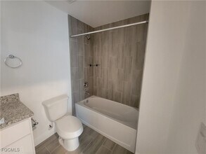 2156 Edison Ave in Ft. Myers, FL - Building Photo - Building Photo