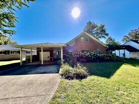 242 Tahoma Rd in Lexington, KY - Building Photo