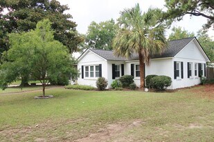 2102 E 37th St in Savannah, GA - Building Photo