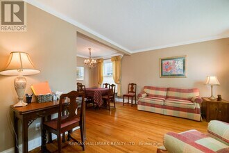 42 Hunt Club Dr in Toronto, ON - Building Photo - Building Photo