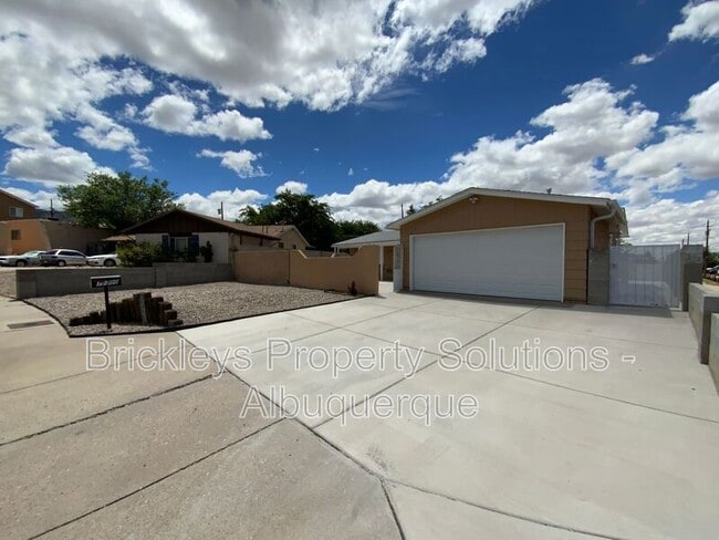 12700 Mountain Rd NE in Albuquerque, NM - Building Photo - Building Photo