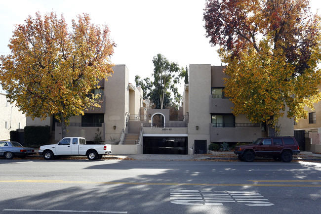 14634 Magnolia Blvd in Van Nuys, CA - Building Photo - Building Photo