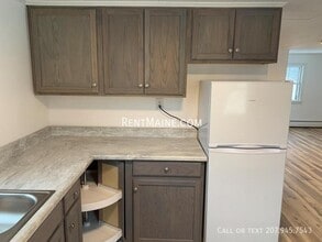 1084 School St in Veazie, ME - Building Photo - Building Photo